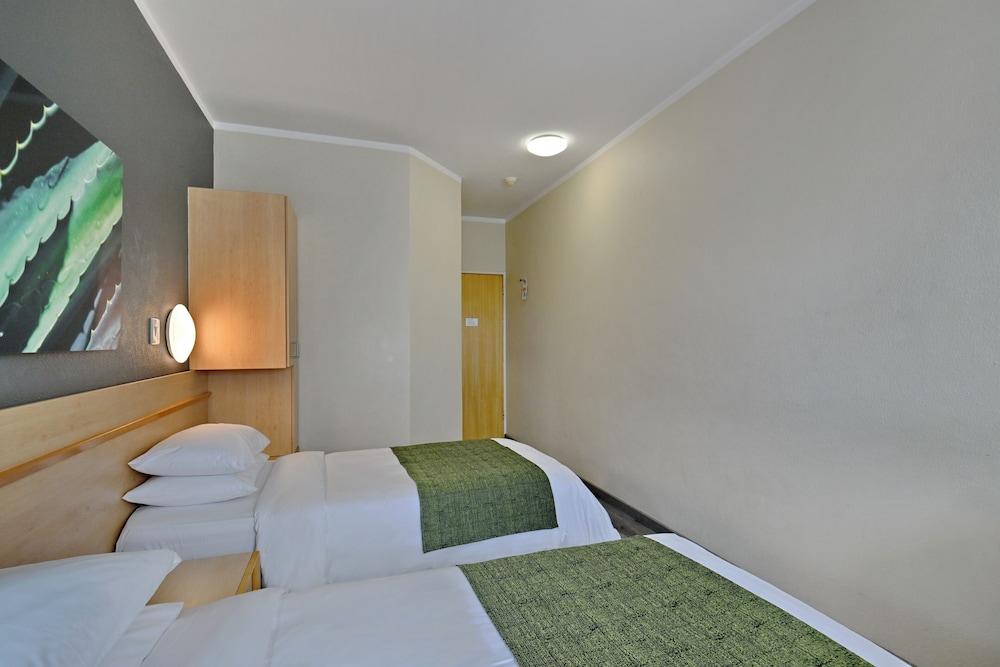 Road Lodge Southgate