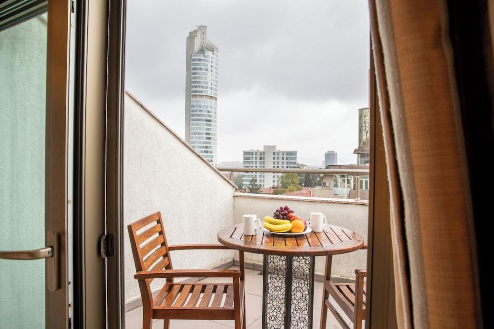 Grand Aras Hotel & Suites