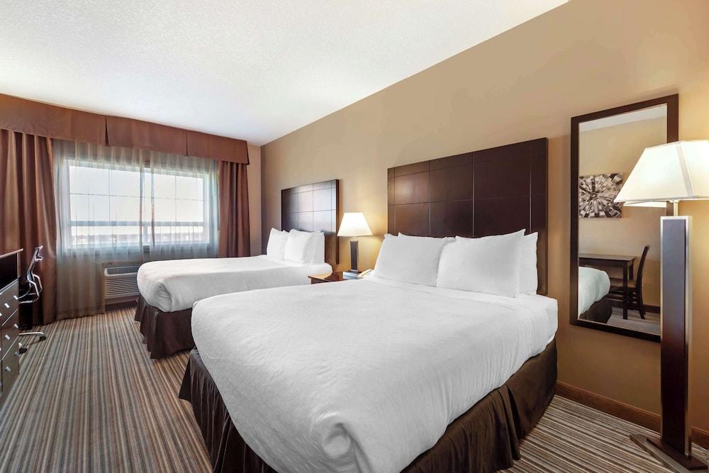 Best Western Plus Peace River Hotel & Suites