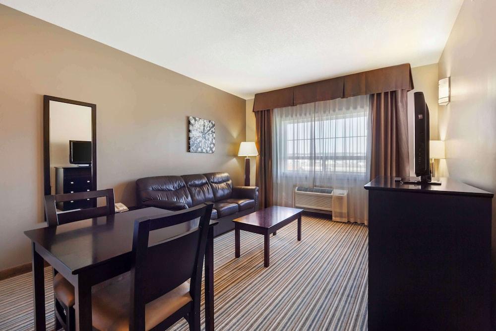 Best Western Plus Peace River Hotel & Suites