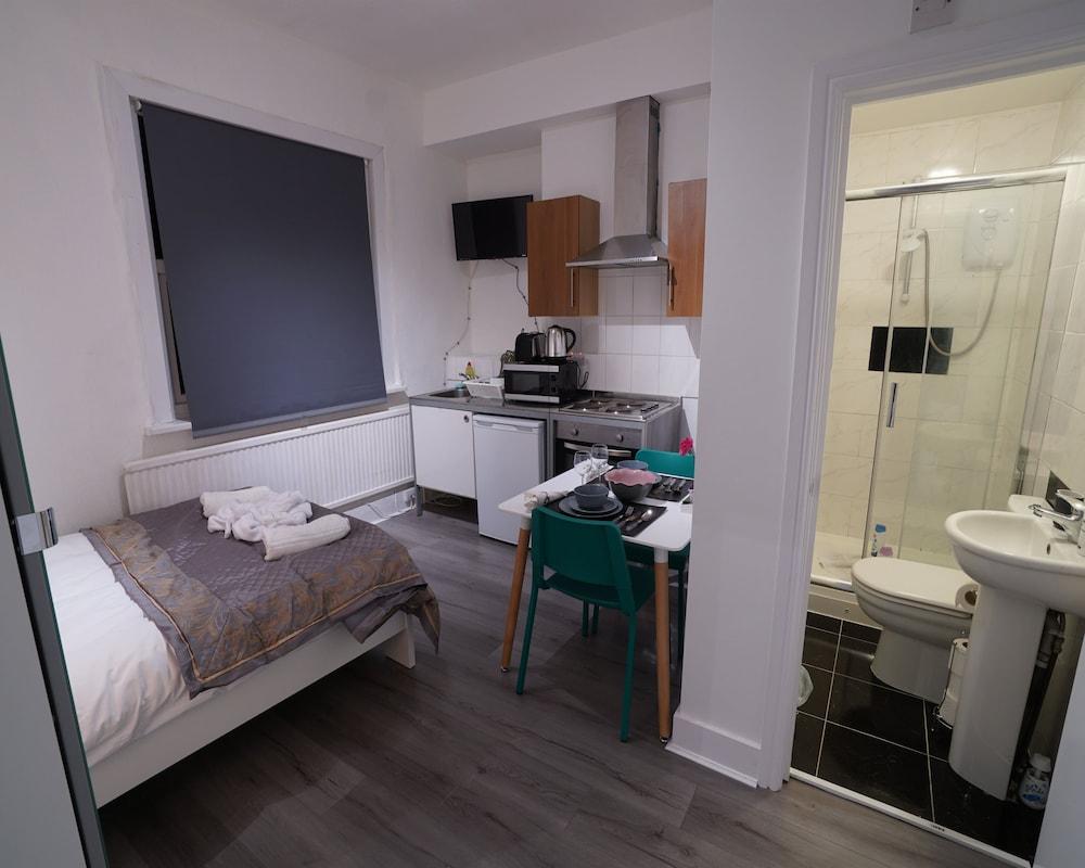 London Queens Apartments