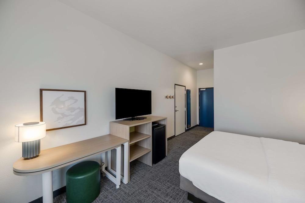 Spark by Hilton Midland South