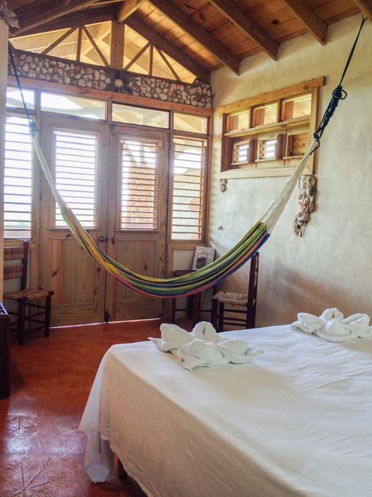 Altos de Caño Hondo