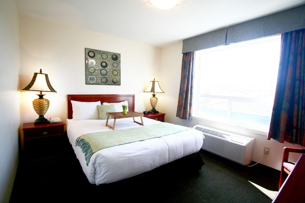 Foxwood Inn & Suites