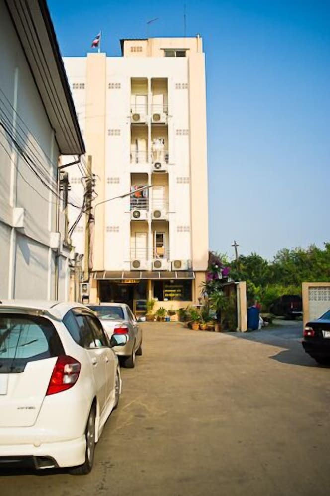 S&P Service Apartment