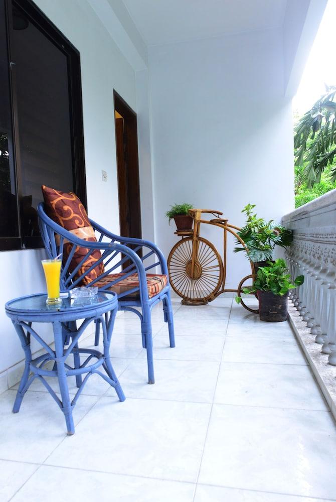 Amazon Lilly Lake View Residence