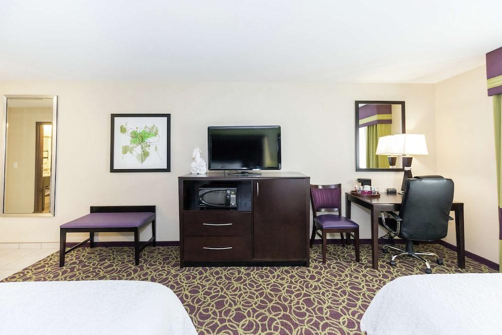 Hampton Inn & Suites Sandusky/Milan