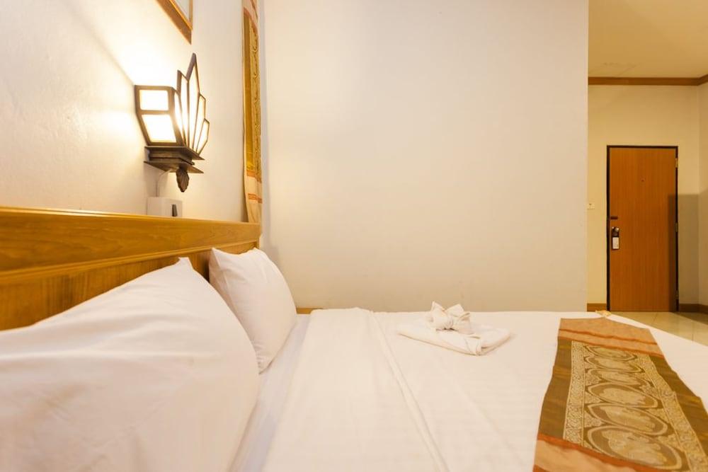 The Little Moon Residence