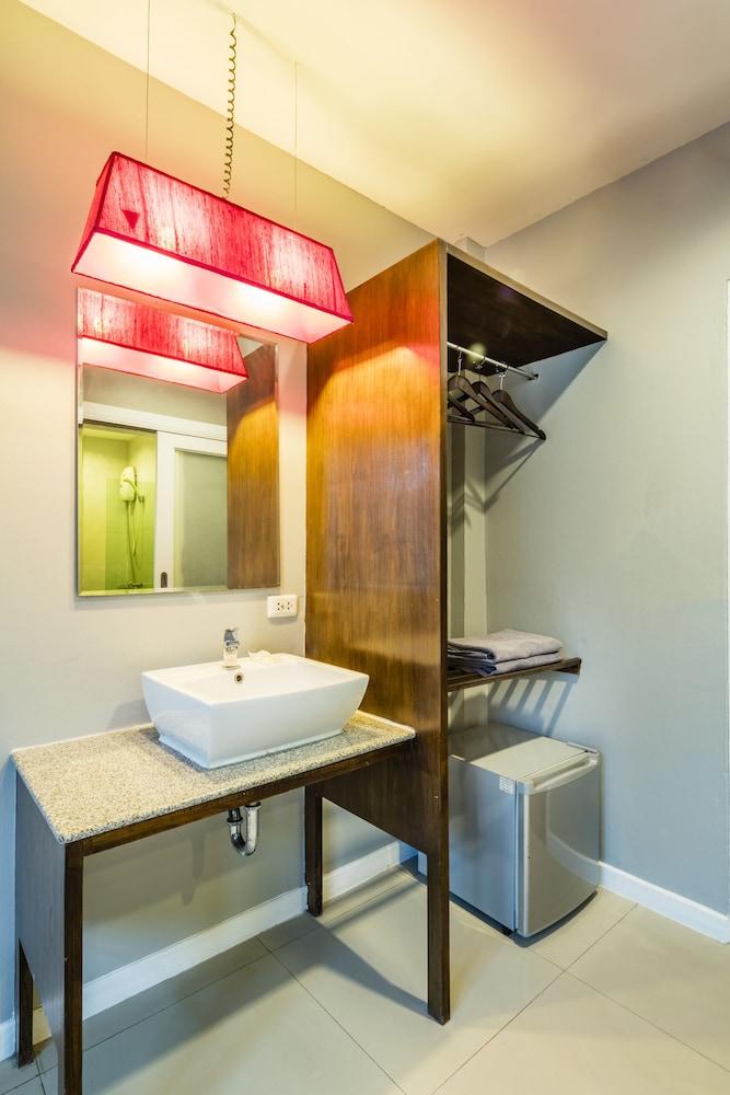 At Hua Lamphong Hotel - Hostel