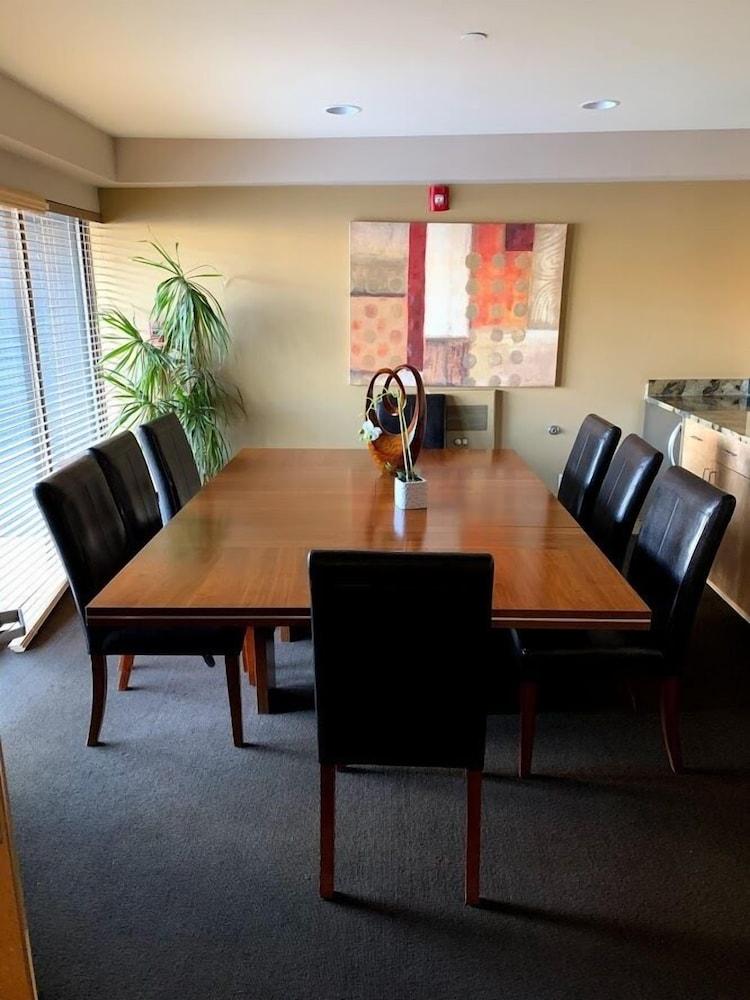 GetAways at Park Regency Resort