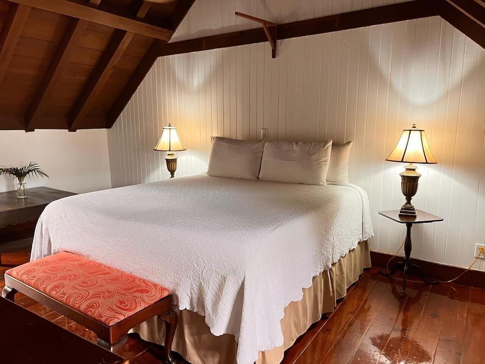 Copper and Lumber Store Hotel