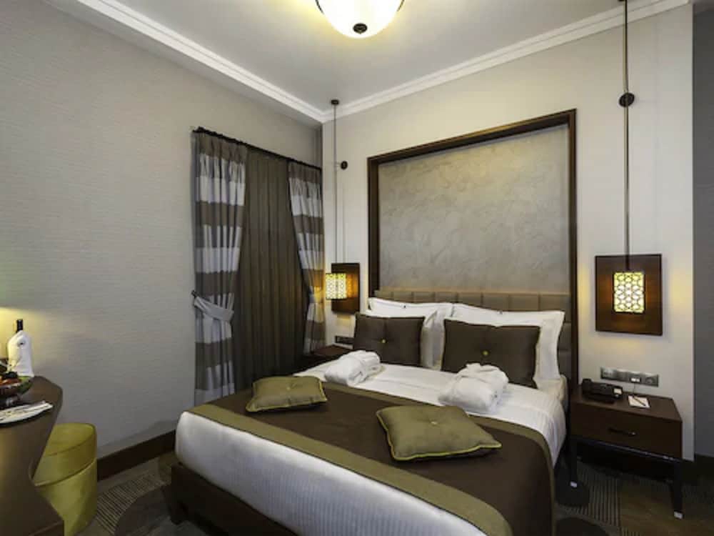 Manesol Boutique Galata