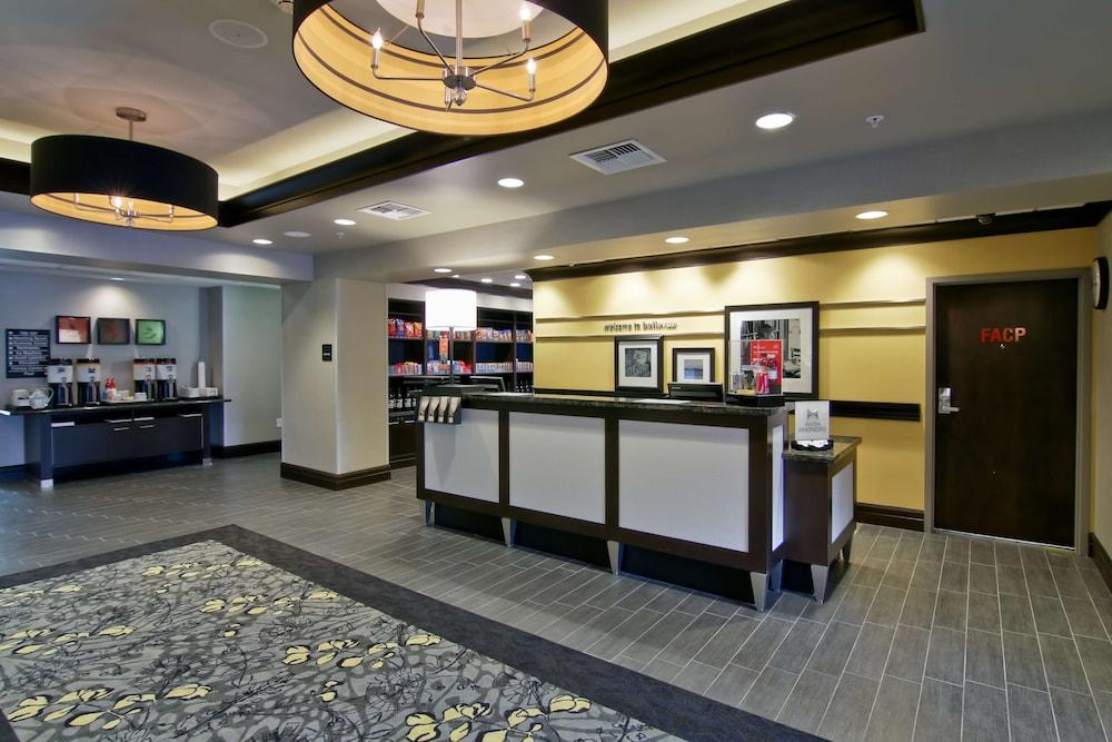 Hampton Inn & Suites Bellevue Downtown-Seattle