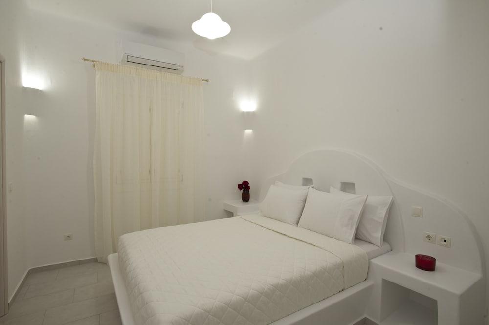 AC Village Christoulis