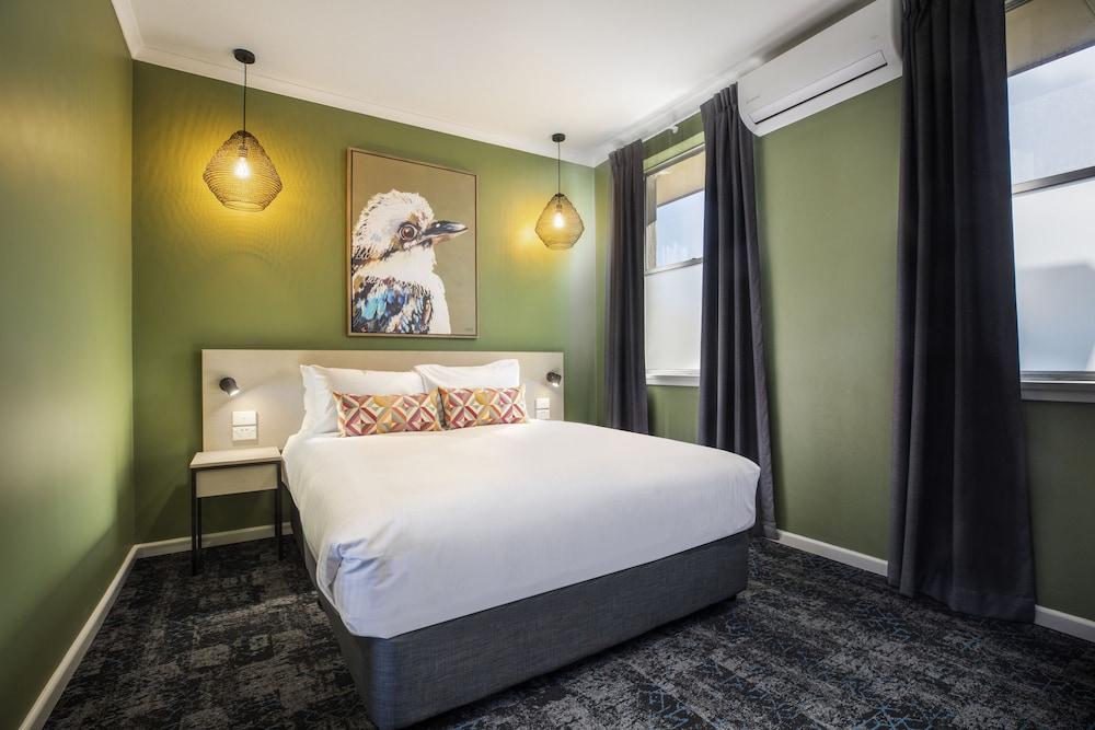 Nightcap at Pritchards Hotel