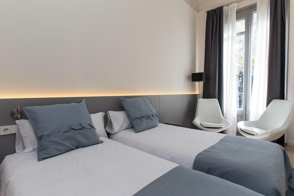 Izaila Plaza Catalunya