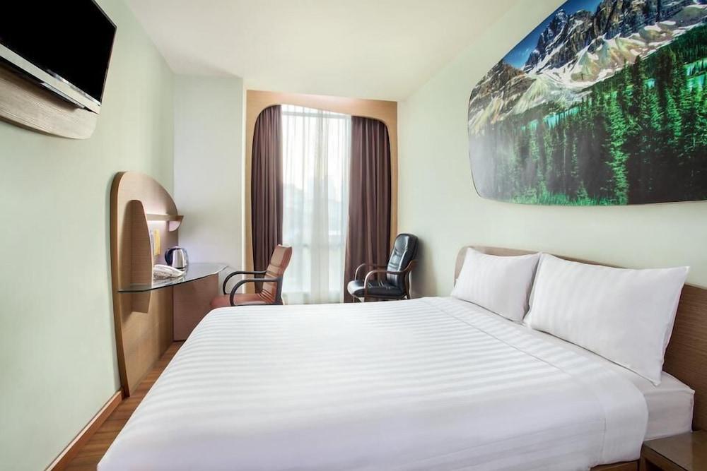 Business Hotel Tomang