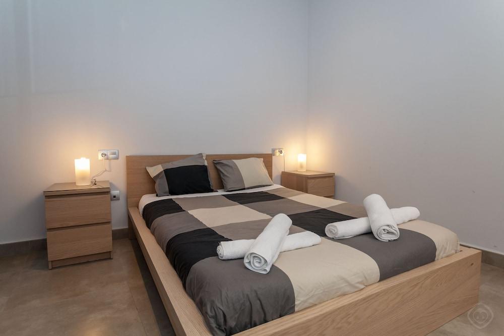 Via Augusta Apartments