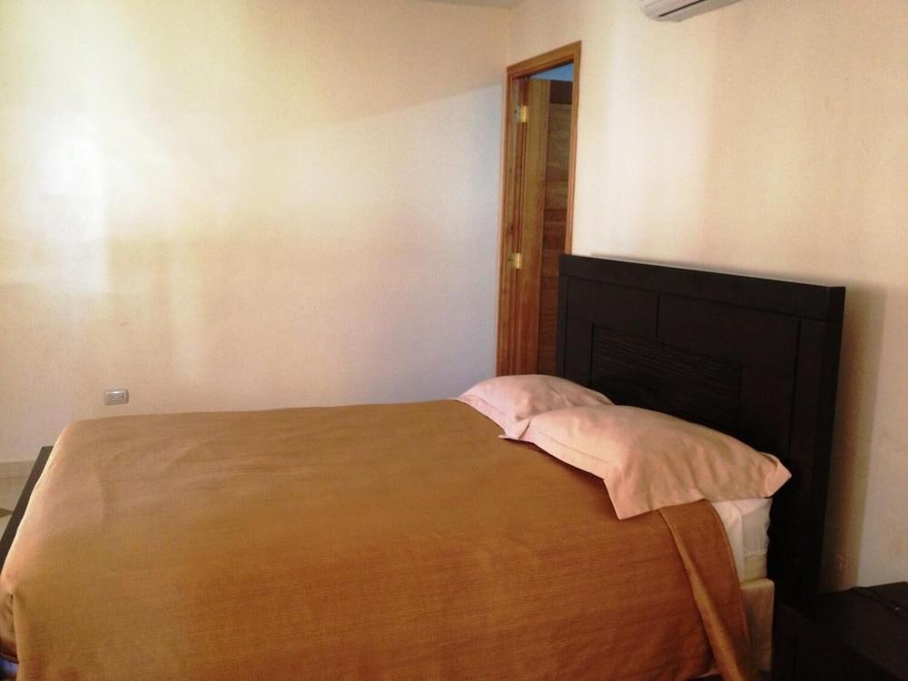 Aparta Hotel Roma II