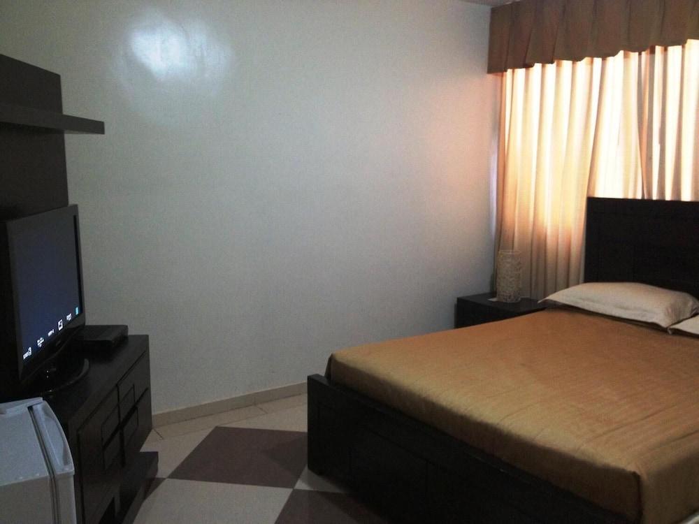 Aparta Hotel Roma II