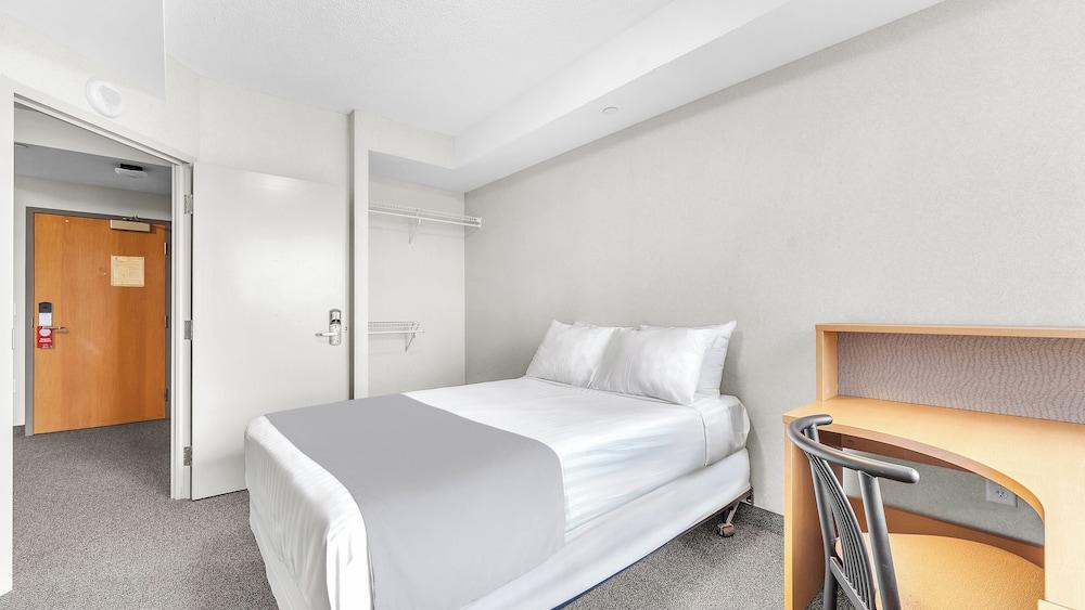 Residence & Conference Centre - London