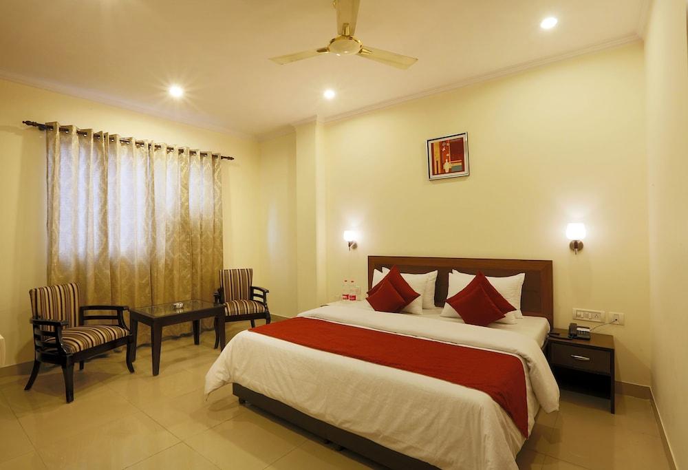 Airport Hotel Chanakya