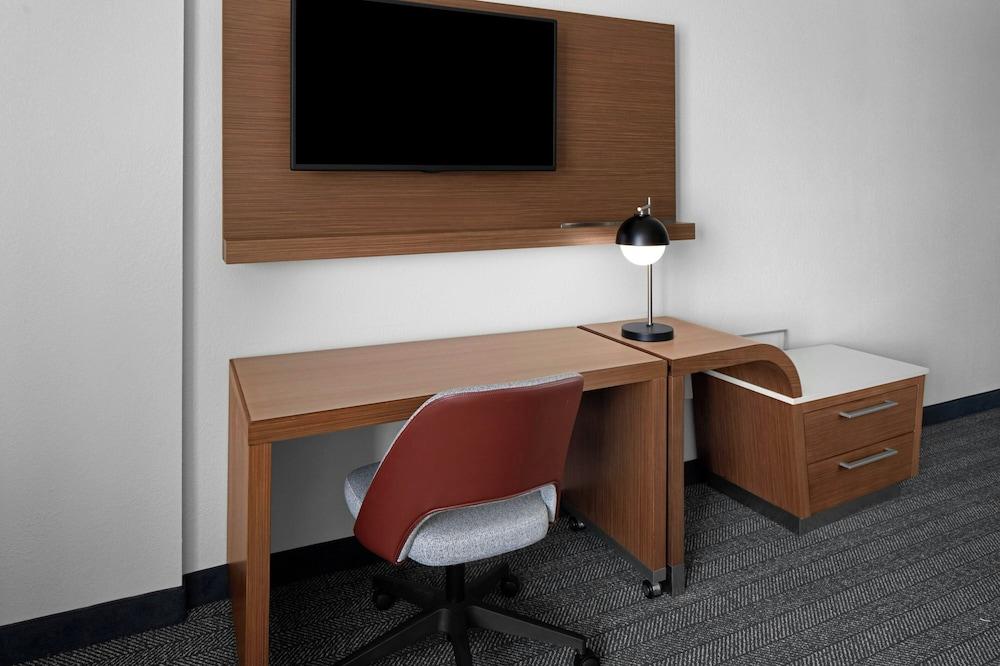 Courtyard by Marriott Charleston Summerville