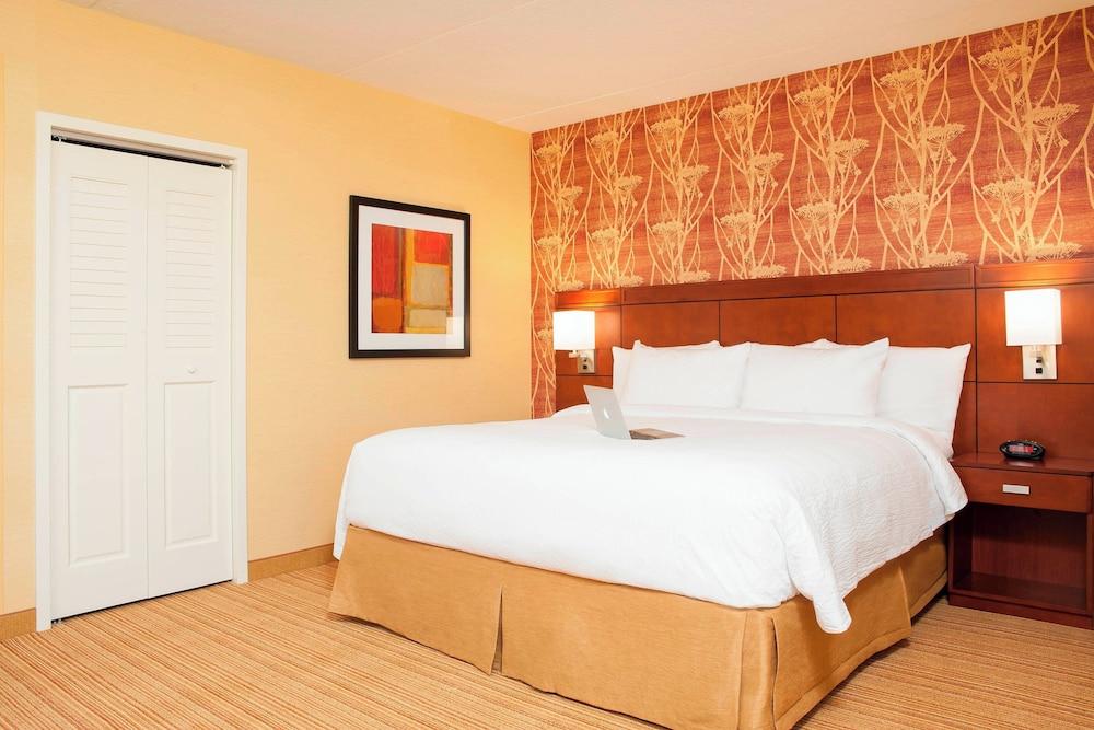 Courtyard Peoria Downtown