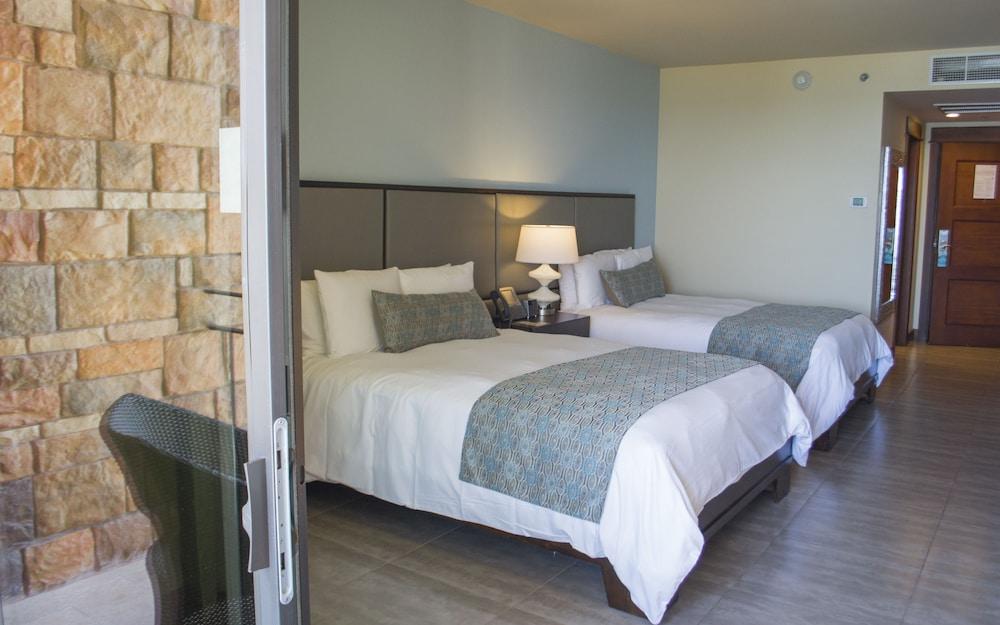 Crocs Resort & Casino