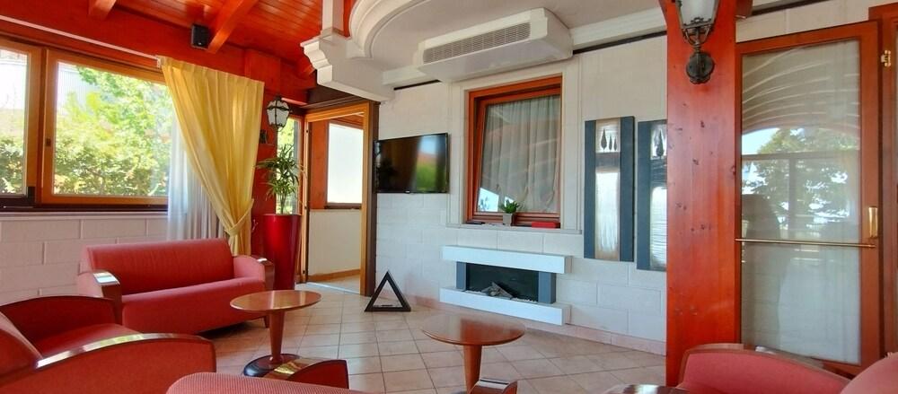 Hotel Ristorante Rossemi