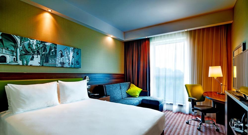 Hampton by Hilton Krakow
