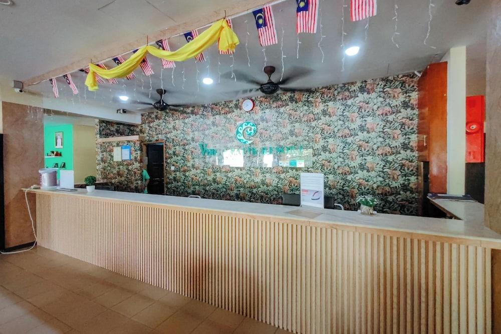 Virgo Batik Resort Teluk Batik Lumut