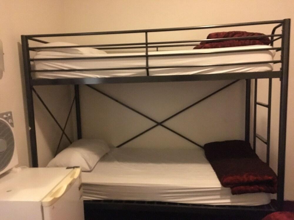 Lantana Lodge - Hostel