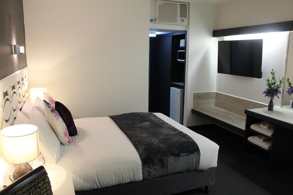 Sandpipers at Millicent