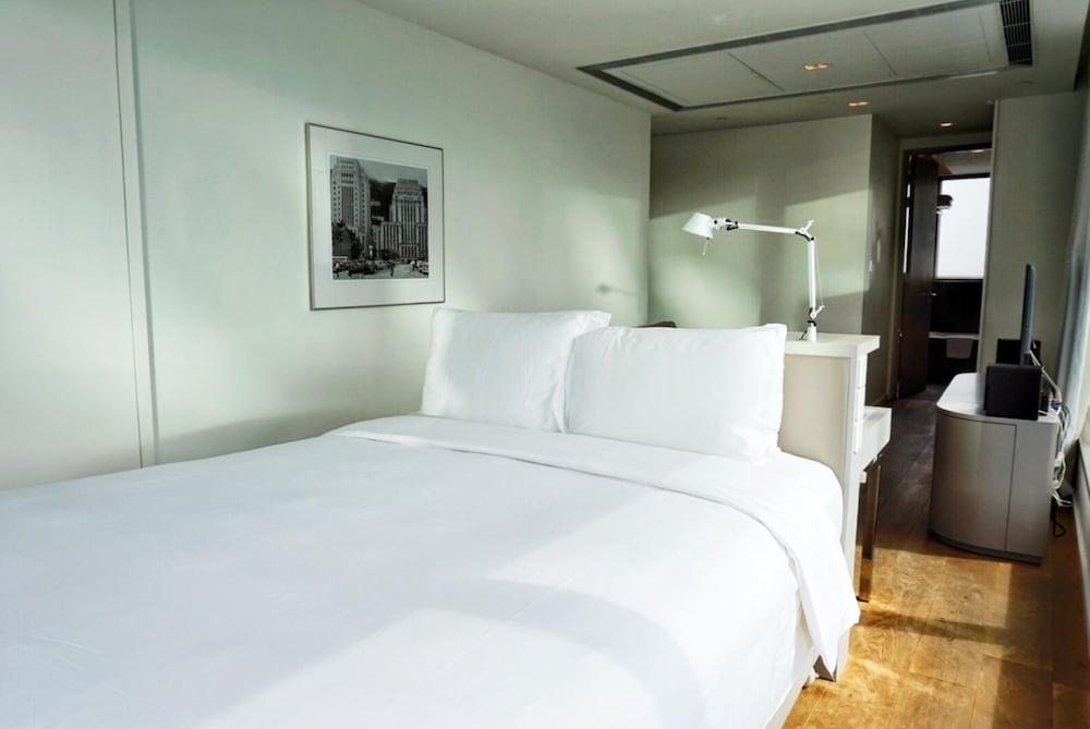 Twenty One Whitfield