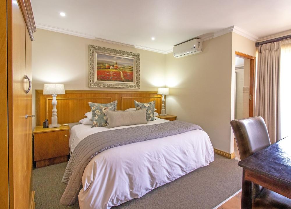 Sunward Park Guest House & Conference Centre