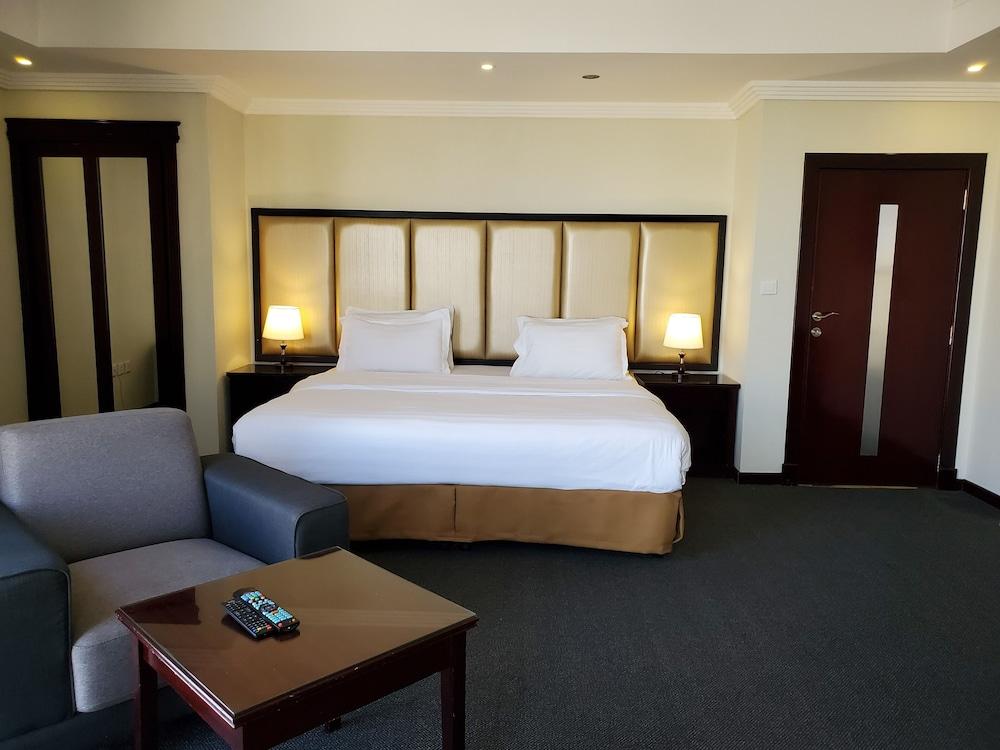 Quiet Dreams - King Abdul Aziz Street