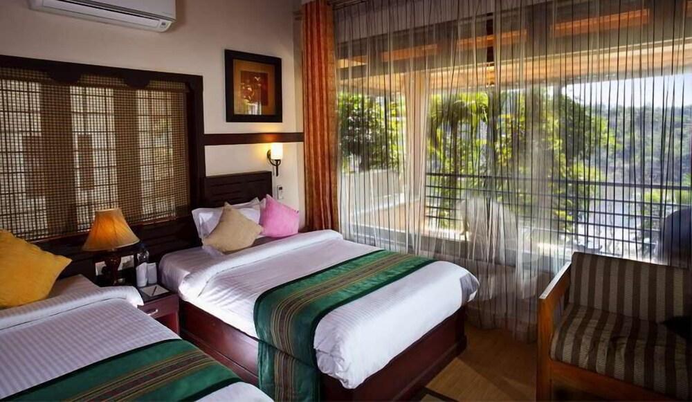 The Wave Water Front Luxury Resort & Spa