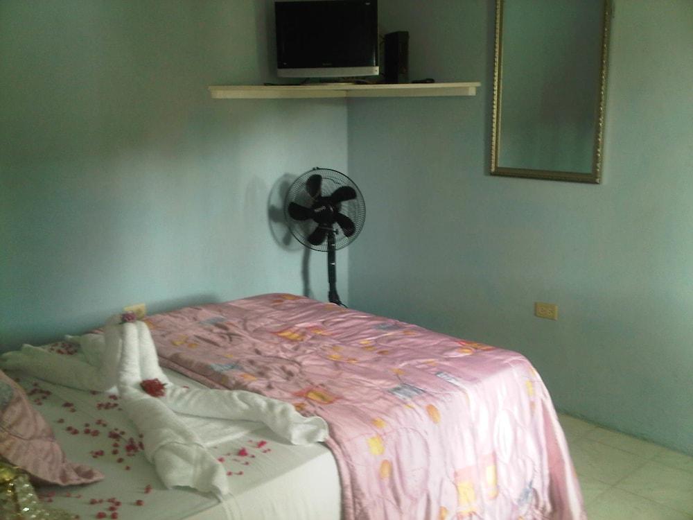 Treasure's Comfort Inn