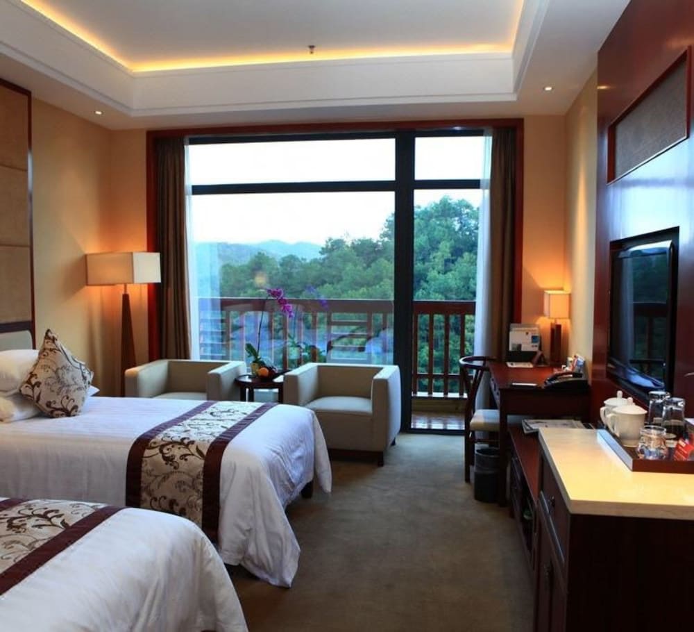 New Century Resort & Spa Puer
