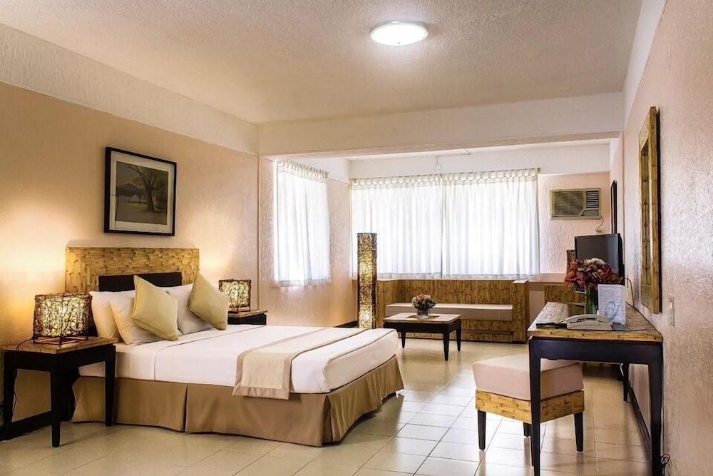 Matabungkay Beach Hotel