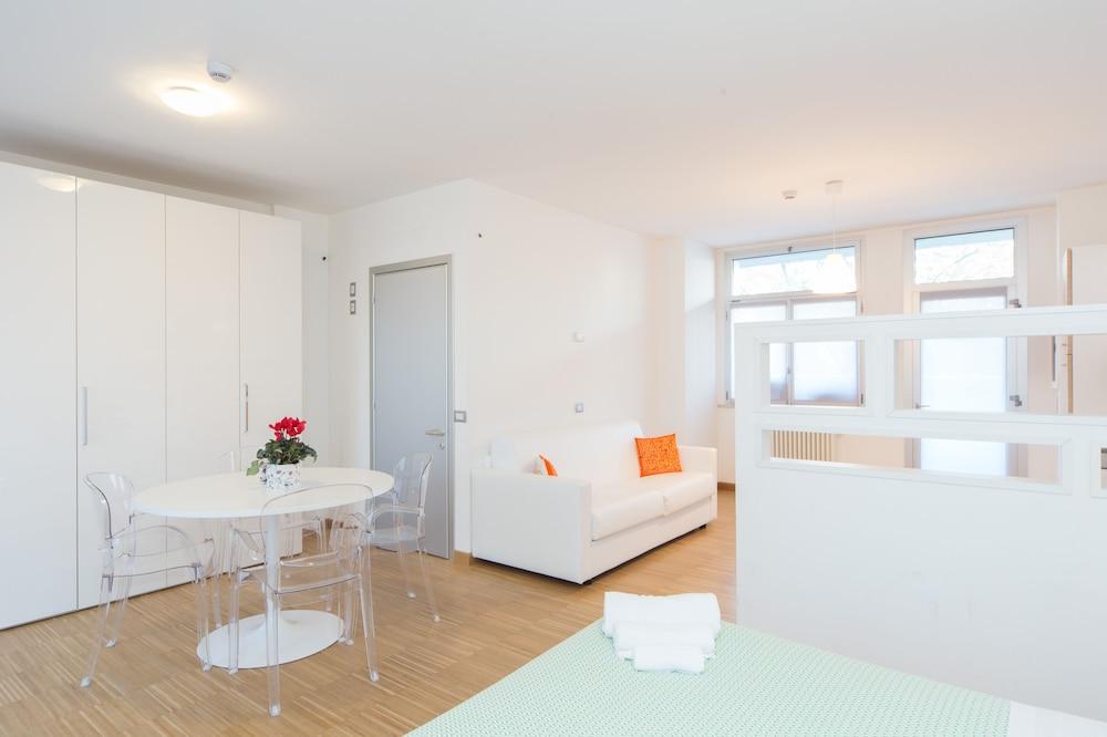 Housing32 Apartments