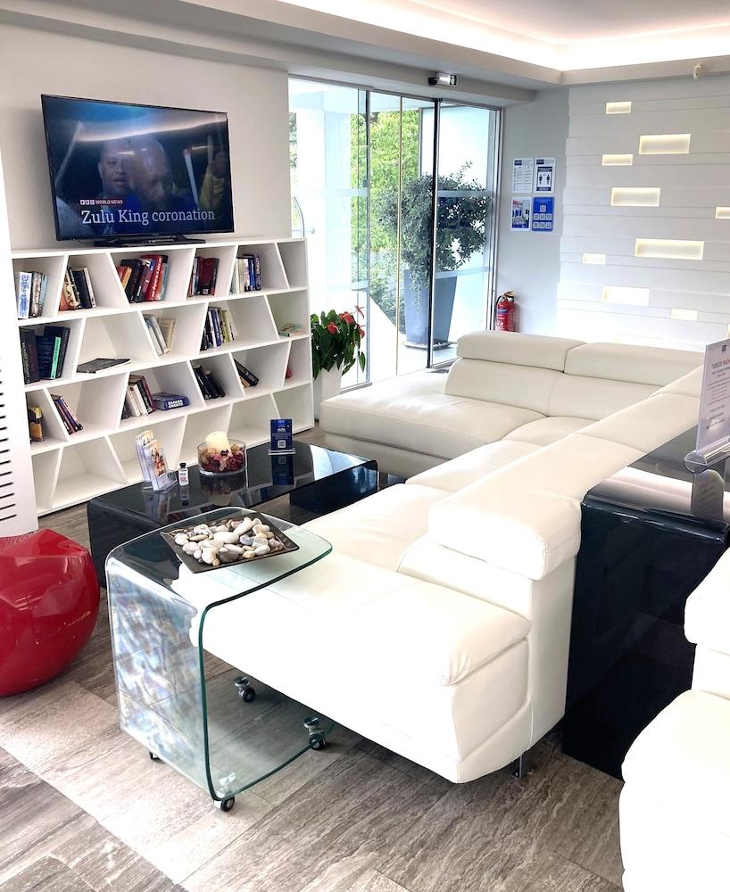 TRYP by Wyndham Corfu Dassia