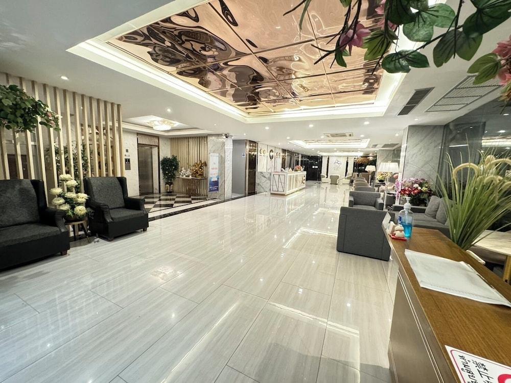 Three Seasons Bangkok