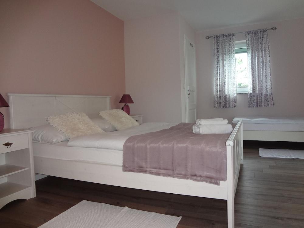 Pool Apartments Plitvice Lakes