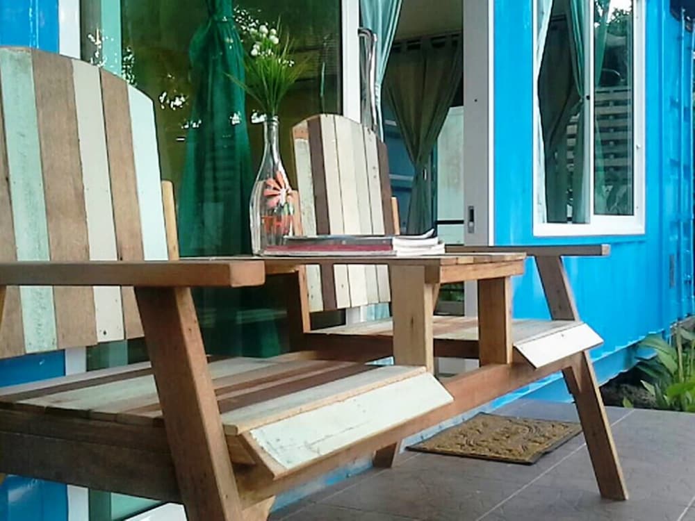 Think & Retro Cafe Lipa Noi Samui