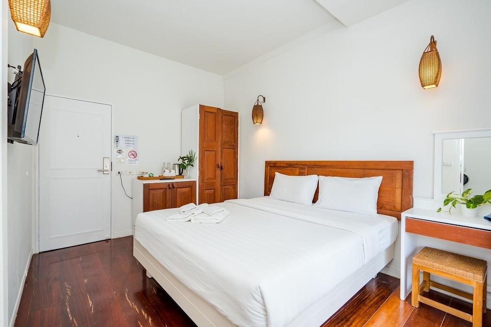 SleepEasy Beach Hostel Huahin