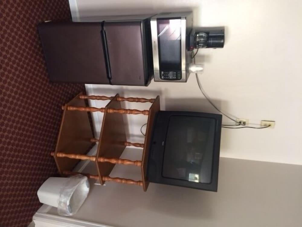 Fels Three Crown Motel