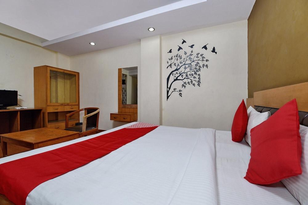 OYO 305 Hotel Rajdeep Palace