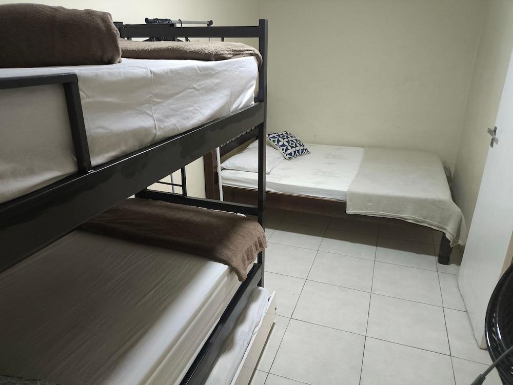 CASA MARAVILHOSA 6 QUARTOS